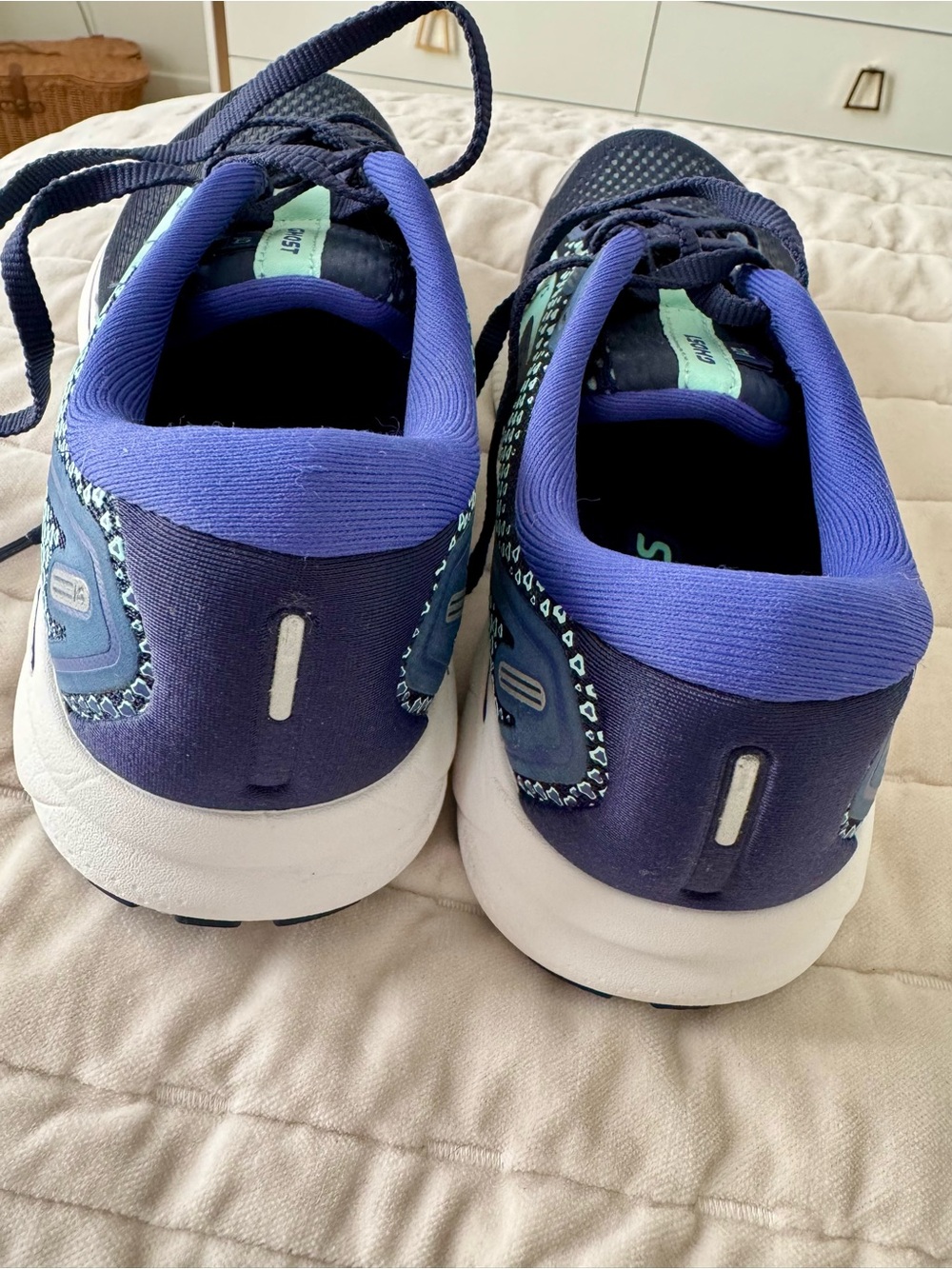 Brooks Ghost Women's Running Shoes in Navy and Mint - Picture 4 of 6